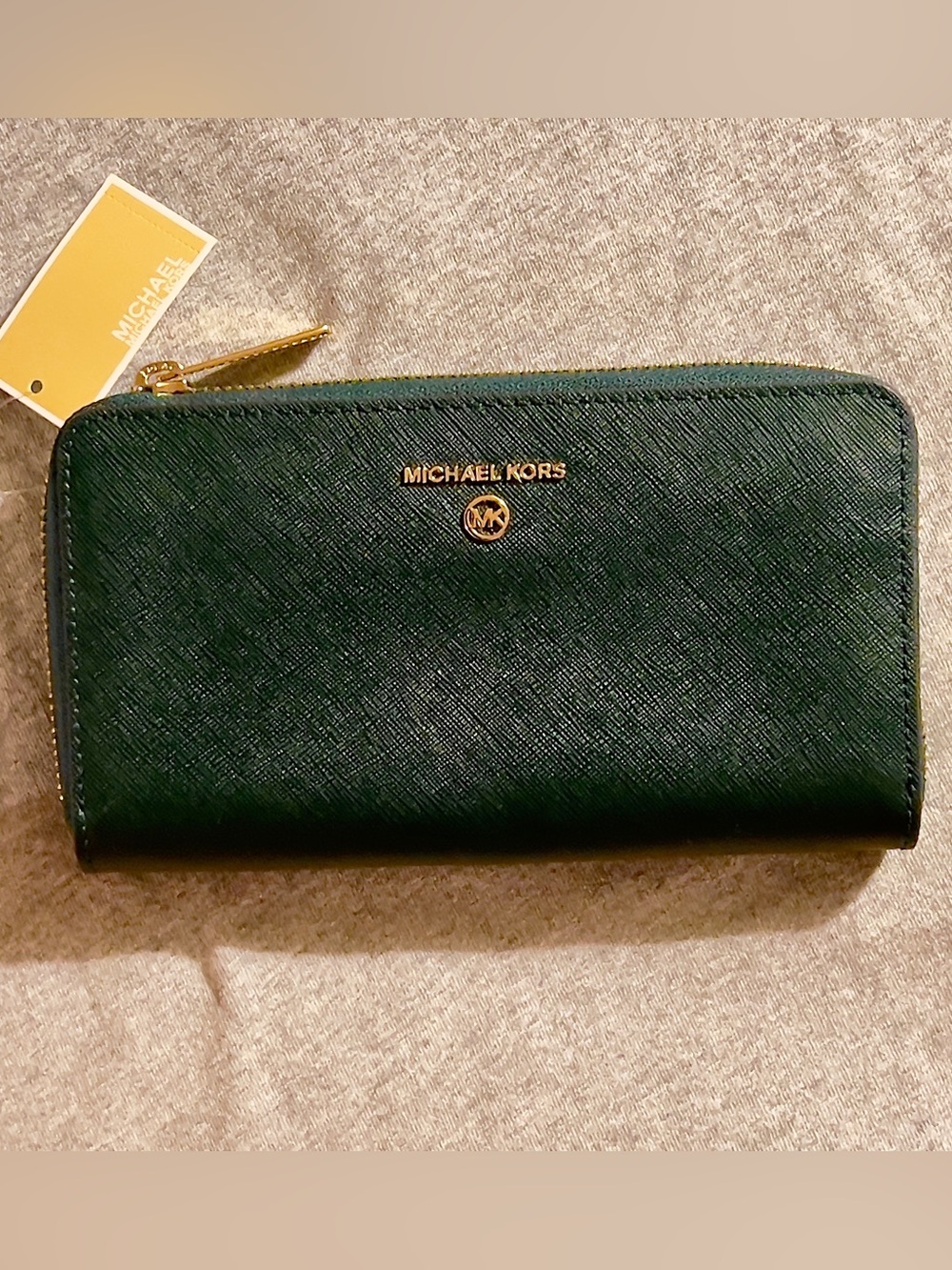 NWT Michael Kors Jet Set Charm
Medium Wallet Racing Green Leather
